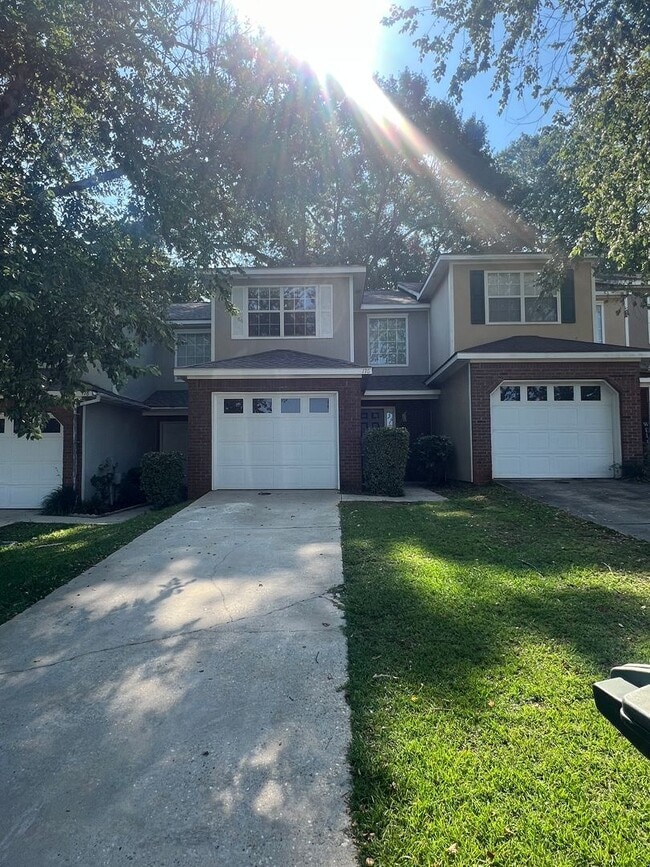 Photo - 176 Woodmere Dr Apartment Unit 176 Woodmere Drive