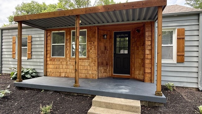 Photo - Cute! Renovated 2 Bedroom Home near Anderson Univ