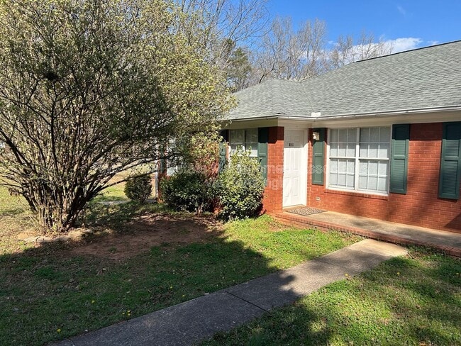 Building Photo - 21 Lisa Ln