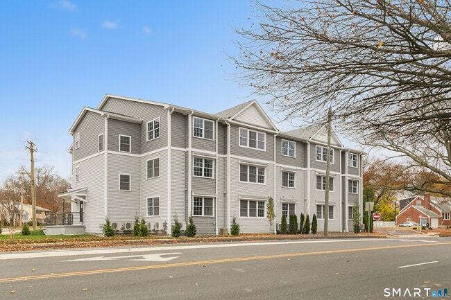 Building Photo - 1645 Black Rock Tpke Unit 304