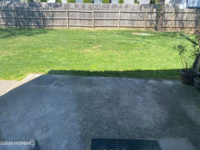 Photo - 49 White Swan Way