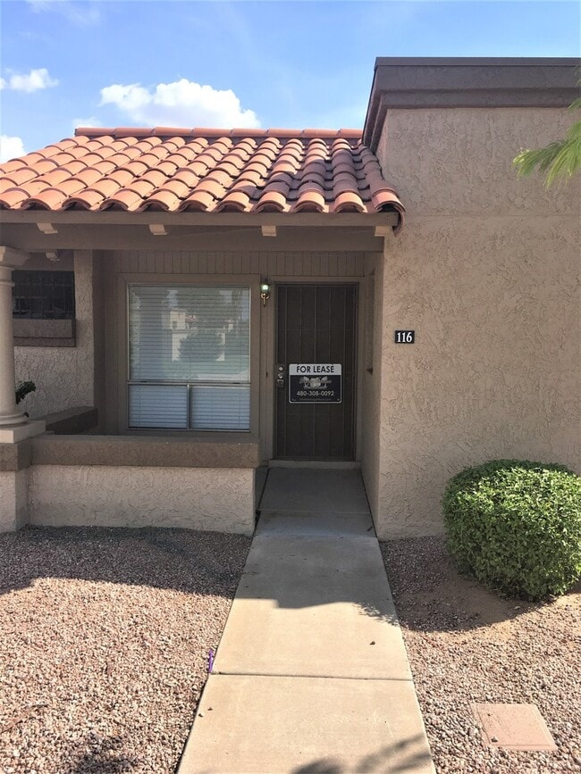 Building Photo - **CHARMING 2 BEDROOM/2 BATHROOM PATIO HOME IN CHANDLER (CHANDLER BLVD & COOPER)**
