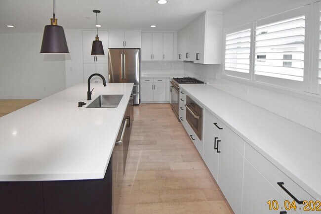 Photo - LuxurSmart Townhome with Solar | 3 Bed | 3.5 Bath | Built in 2021 | Walk to Sprouts/Dining