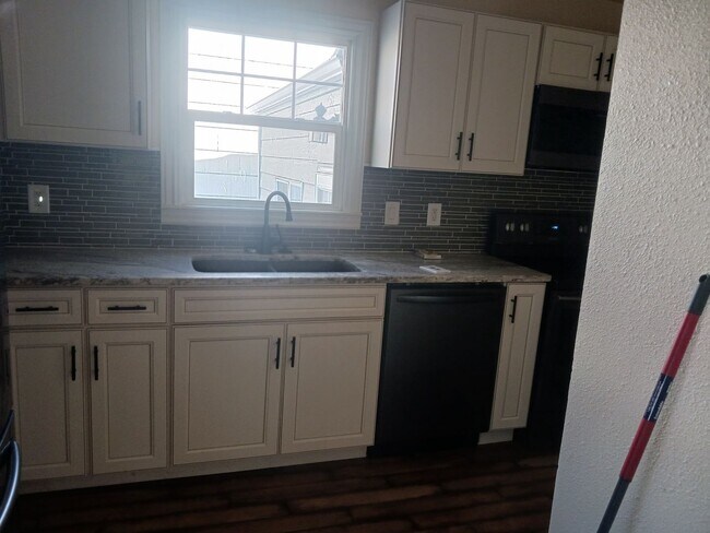 Photo - 1105 E 23rd St Unit A