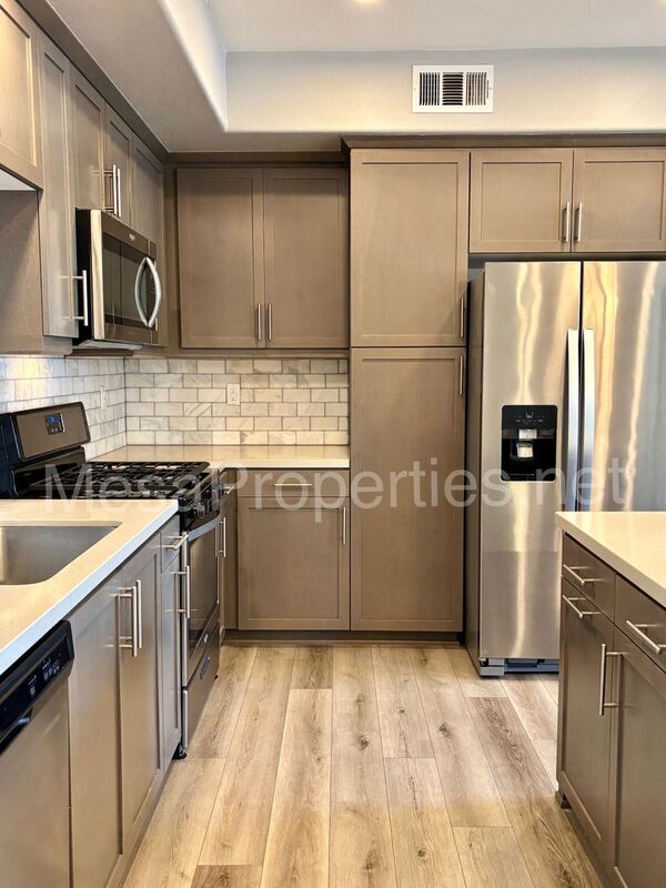 Photo - 9352 Solaire Pl