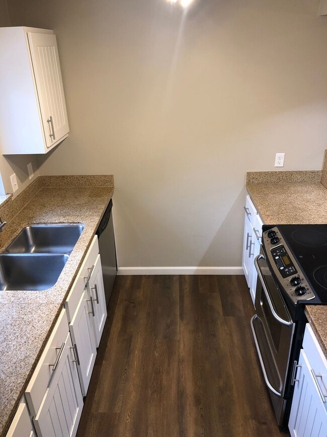 Photo - 3bd/2ba Issaquah Condo Unit D312