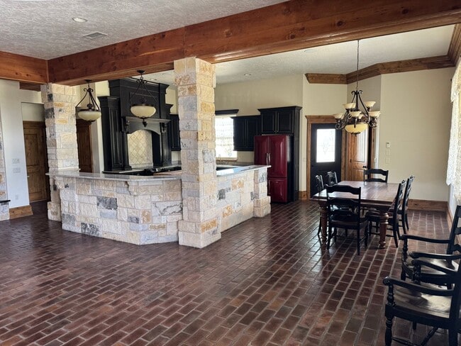 Photo - 507 E 16th St