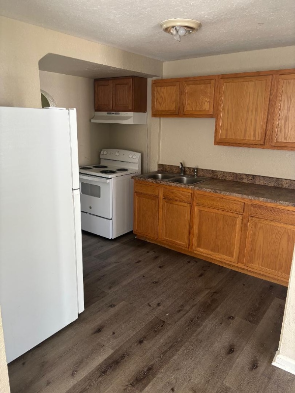 Photo - 242 E Siebenthaler Ave