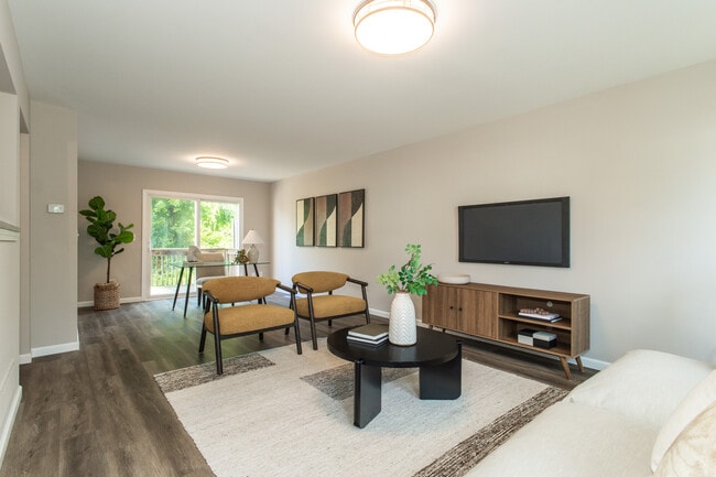 Photo - 818 William Howard Taft Rd