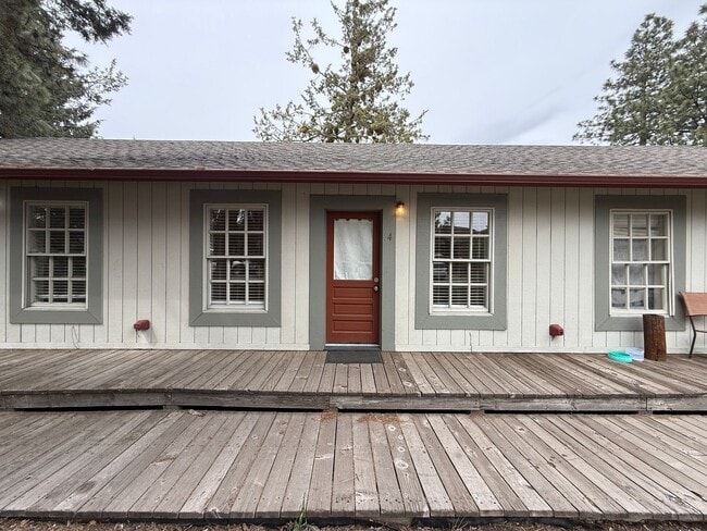 Photo - MOVE IN SPECIAL! CHARMING TRIPLEX UNIT LOCATED IN POPULAR OLD MILL DISTRICT