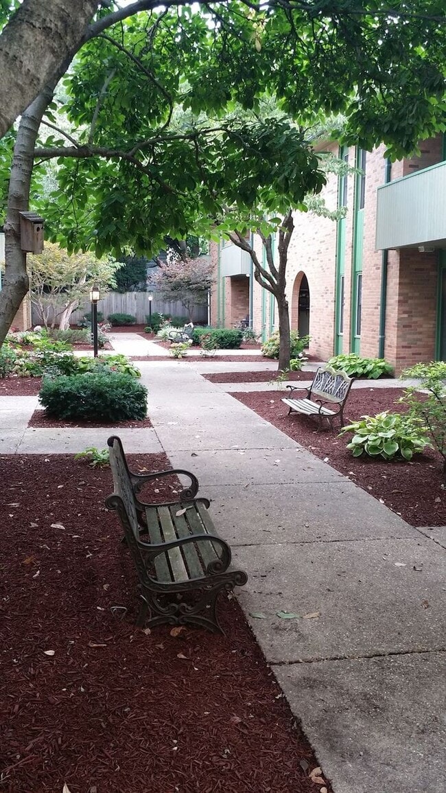 Photo - 1 Bedroom Court Yard Level Apartment