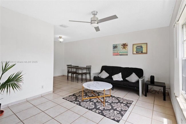 Building Photo - 1230 NW 7th Terrace Unit 1 Rental