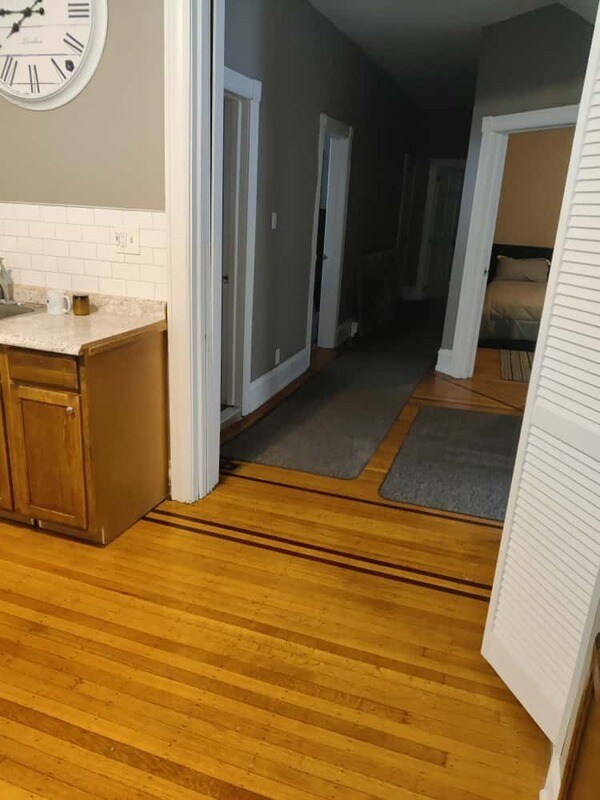 Photo - 800 N 64th St