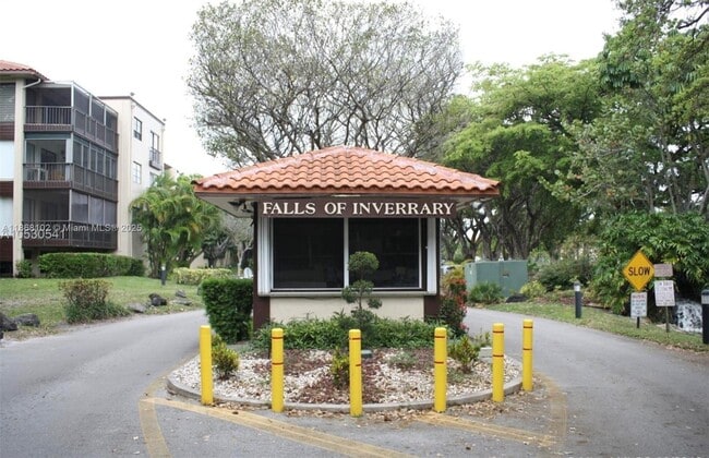 Building Photo - 6361 N Falls Cir Dr Unit 109 Rental