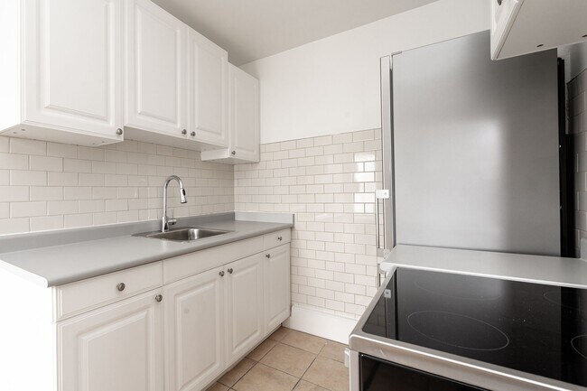 Photo - 122 Dowling Ave Unit 33