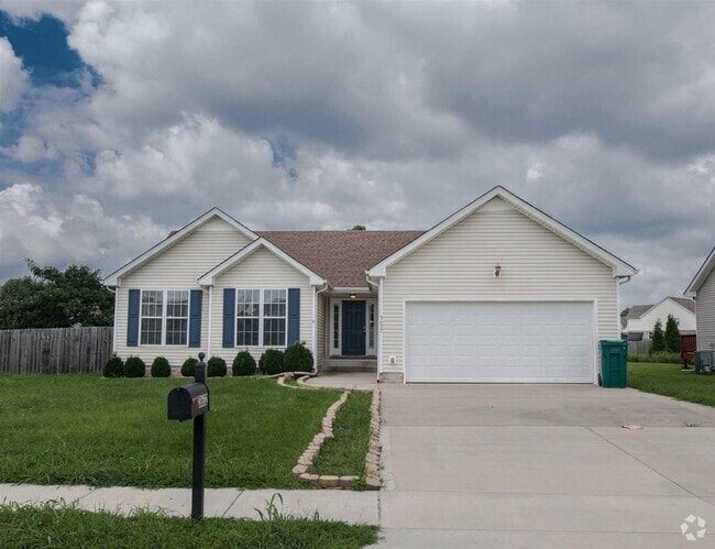 Building Photo - Pet Friendly Three Bedroom! Rental