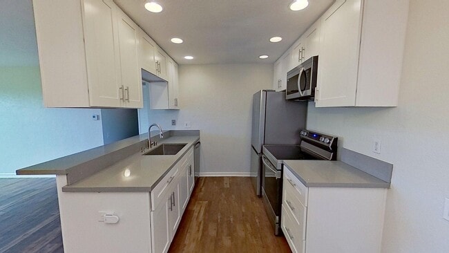 Photo - 21941 Rimhurst Dr