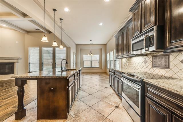 Photo - 110 Thoroughbred St