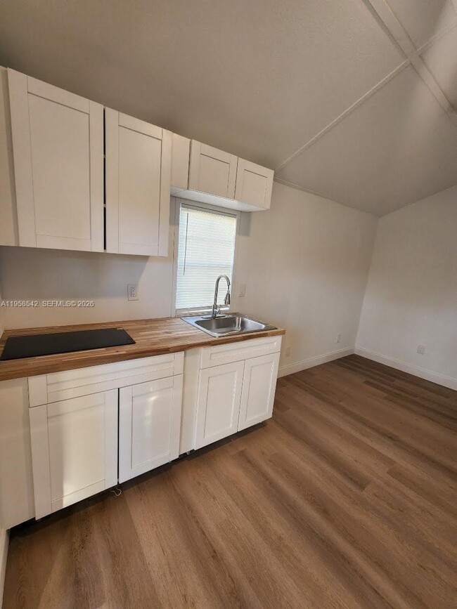 Photo - 4222 Hibiscus Cir