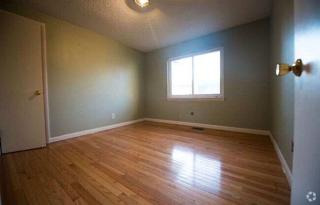 Building Photo - Available in May Rental