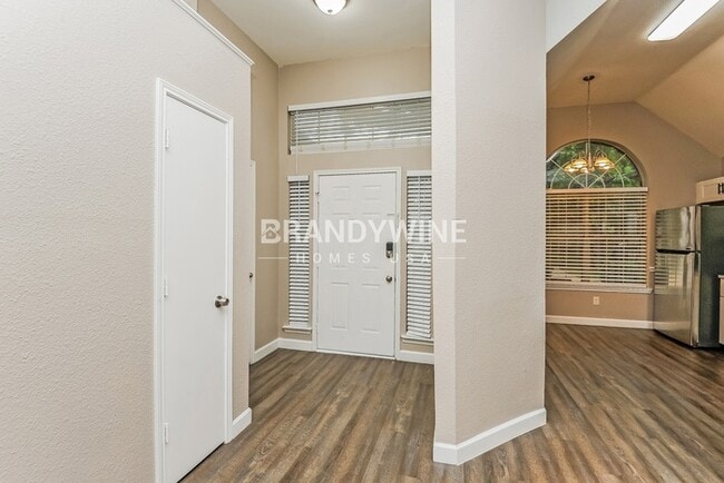 Photo - 737 Lionel Way