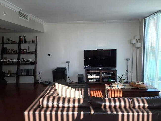 Photo - 1800 N Bayshore Dr Unit 1715