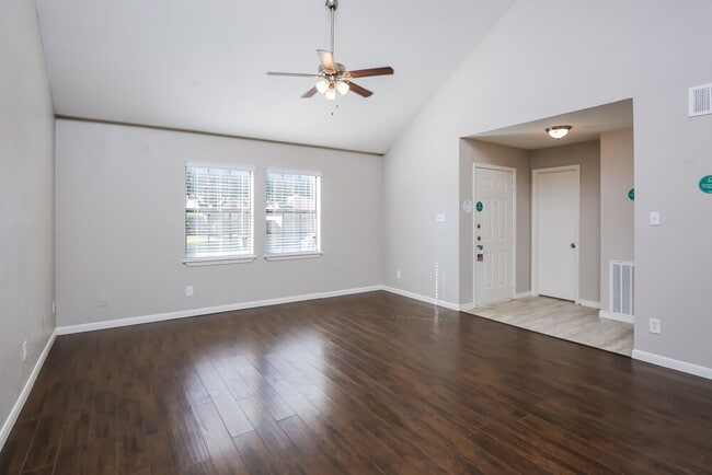 Photo - 3725 Whitefern Dr
