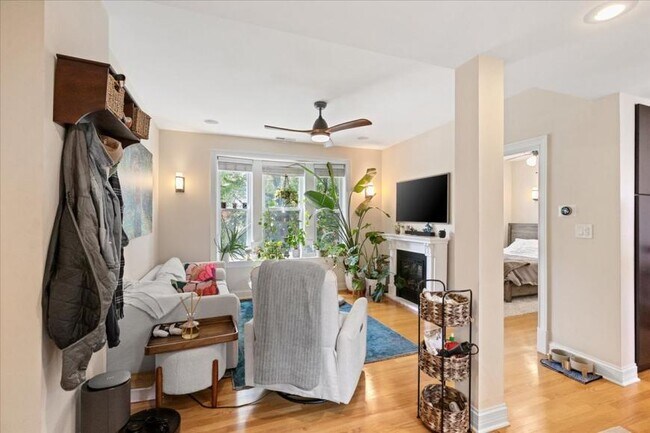 Photo - 2 bedroom in Chicago IL 60647 Unit 2