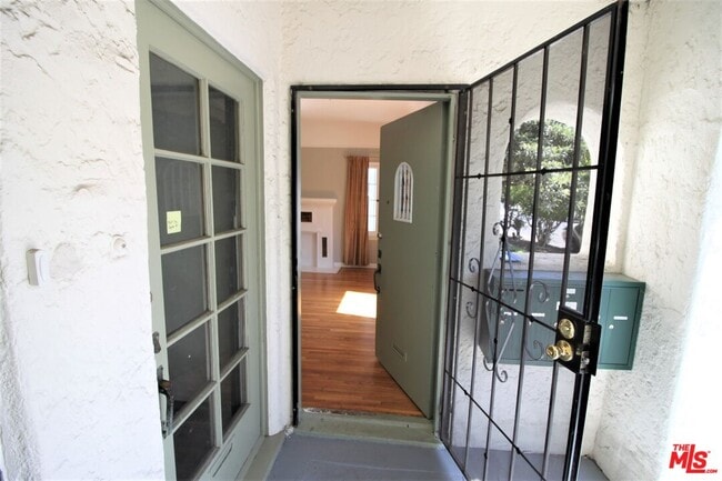 Photo - 329 N Ogden Dr