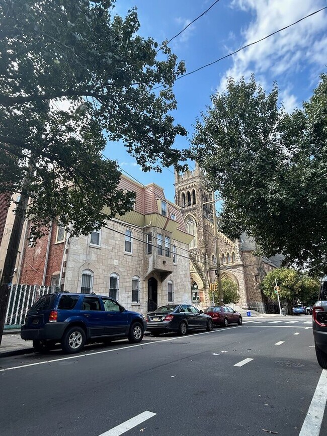 Photo - 3800 Spring Garden St. Unidad 3