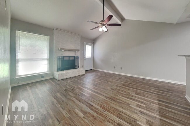 Photo - 939 N Pleasant Woods Dr