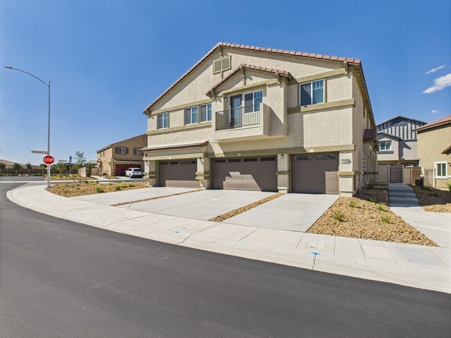 Building Photo - Elkhorn Pointe at Heartland Rental