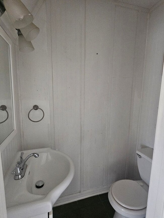 Photo - Updated 2BR Townhome Near S Beltline — Convenient Columbia Living
