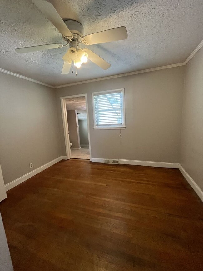 Photo - 2001 Elmwood St