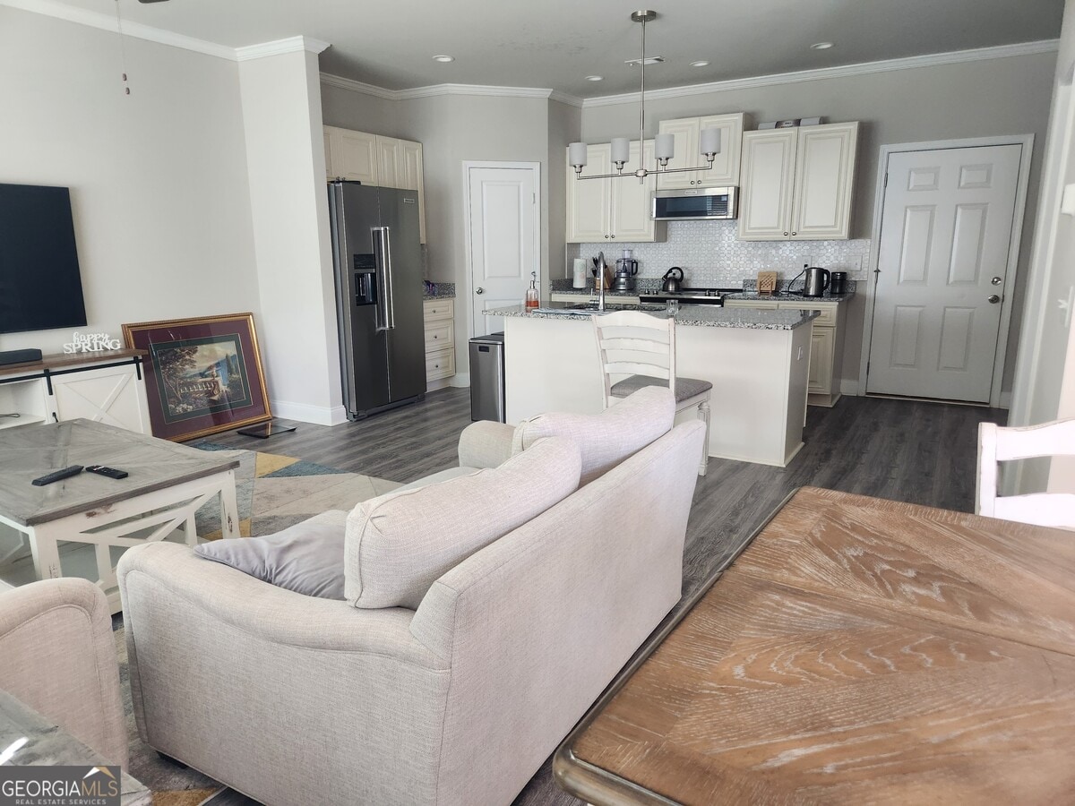 Photo - 302 Cashes Dr