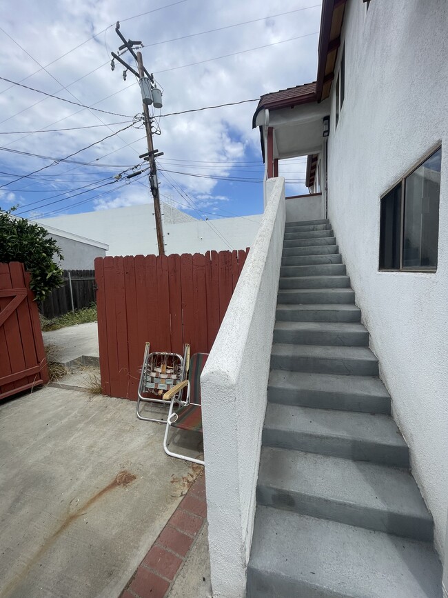 Private entry - 1131 E Whiting Ave Unit 1131 e whiting