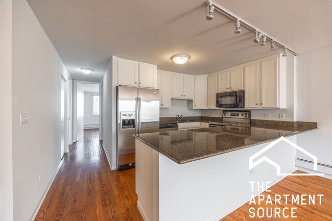 Photo - 1300 N Dearborn St