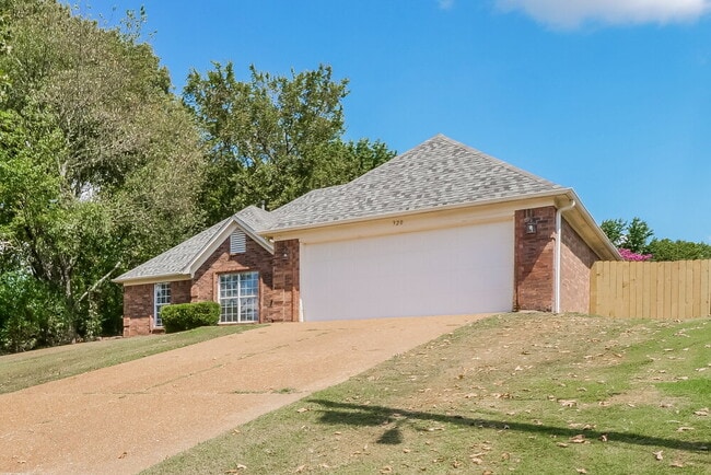 Photo - 320 Terry Rd