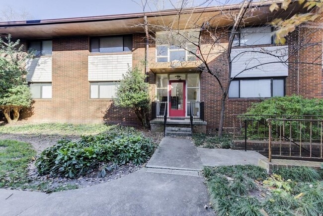 Photo - 20 26th St NW Unidad B3