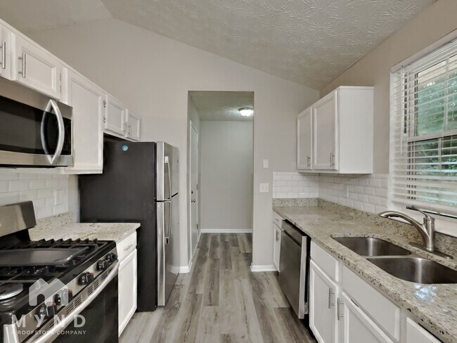 Photo - 264 Fennel Wy SW