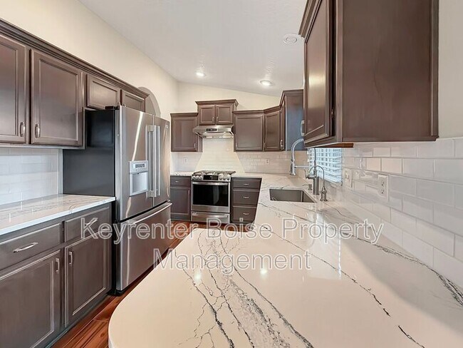 Photo - 2807 Mink Pl