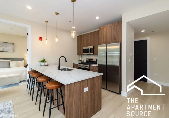 Building Photo - 3044 W Irving Park Rd Unit 3 Rental