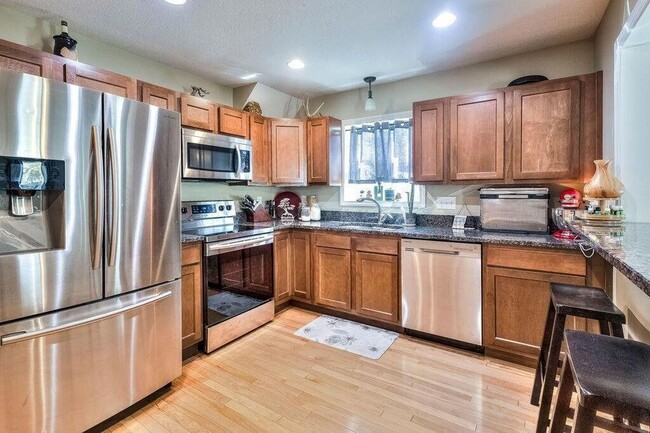 Photo - 200 S Williams St