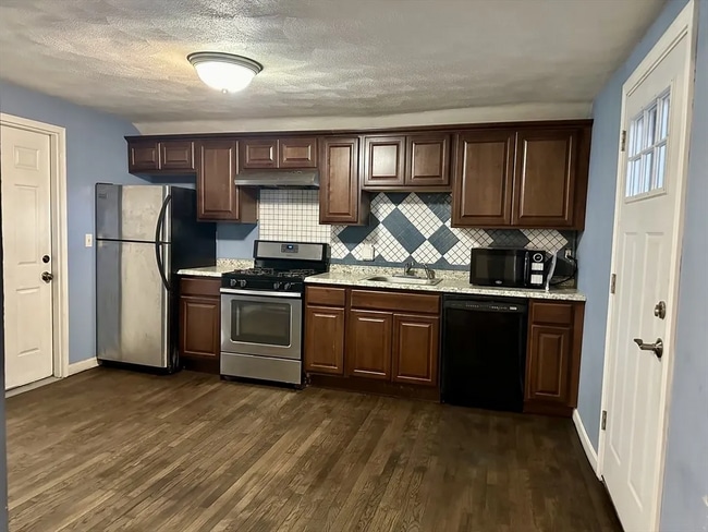 Photo - 163 Saratoga St