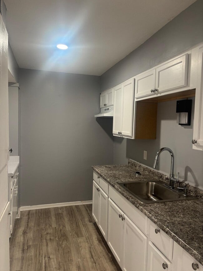 Photo - 1505 N West St Unidad B6