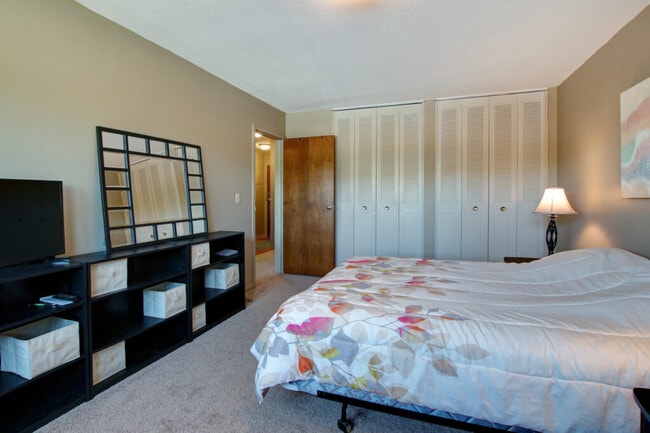 Photo - Cherokee Westlawn Apartments: Age 55+ Only