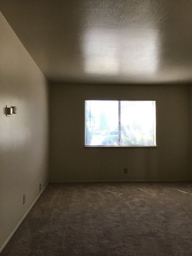 Photo - 1027 F St Unit 1