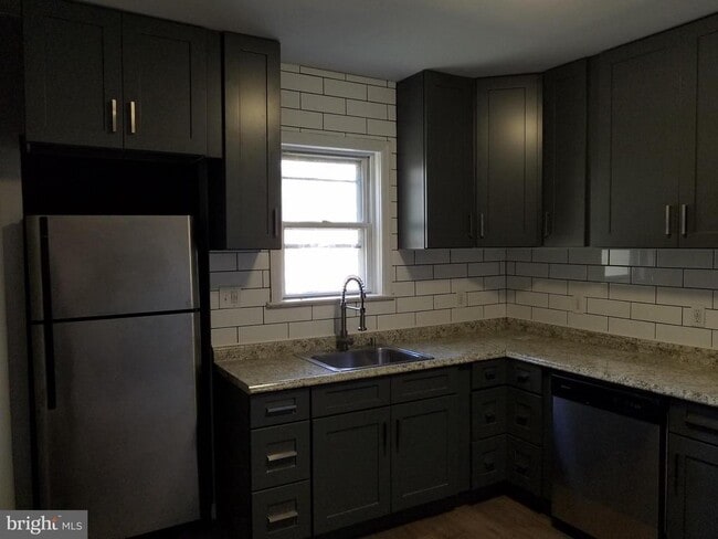 Building Photo - 12 Kerhart Ave Unit 12A