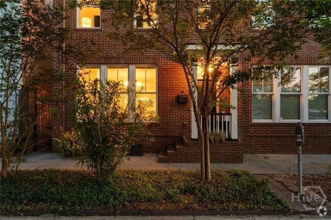 Building Photo - 303 Alice St Rental