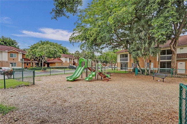 Photo - 801 NW 91st Terrace Casa